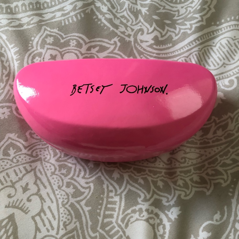 Betsy Johnson Bubblegum Pink Sunglass Case